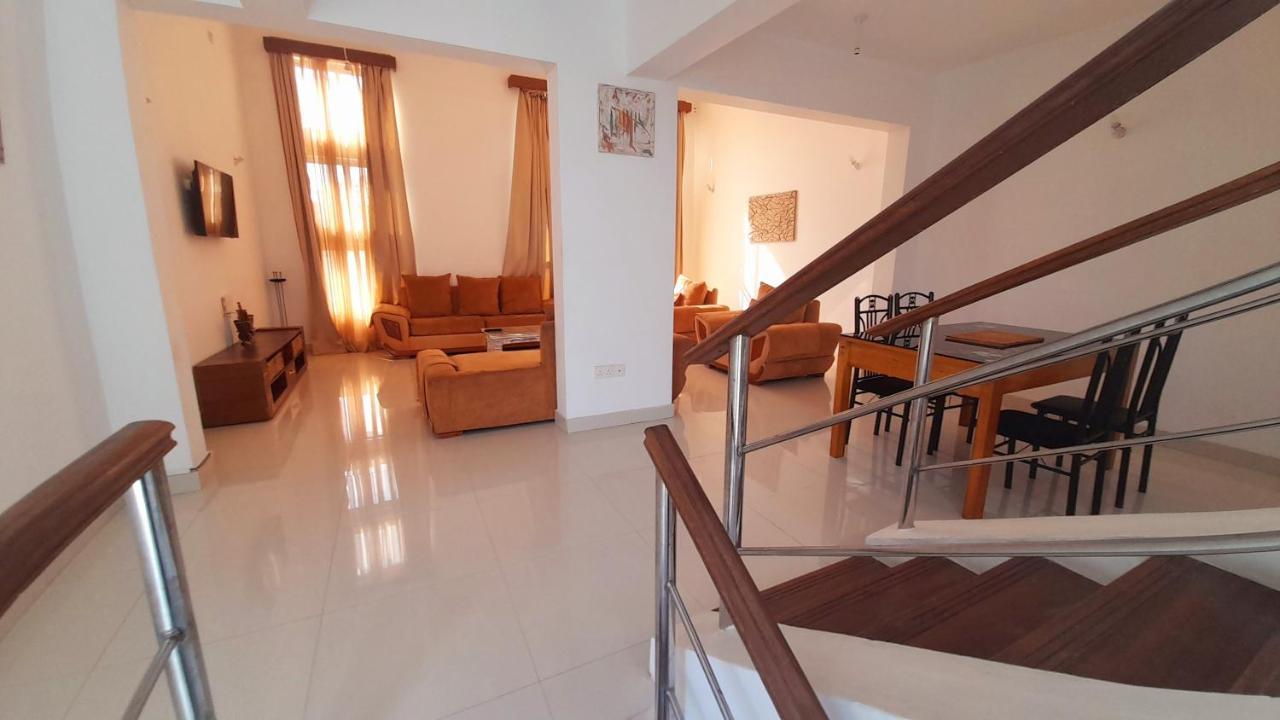 Ary Homestay Nyali- A Walk Away From City Mall Mombasa Esterno foto