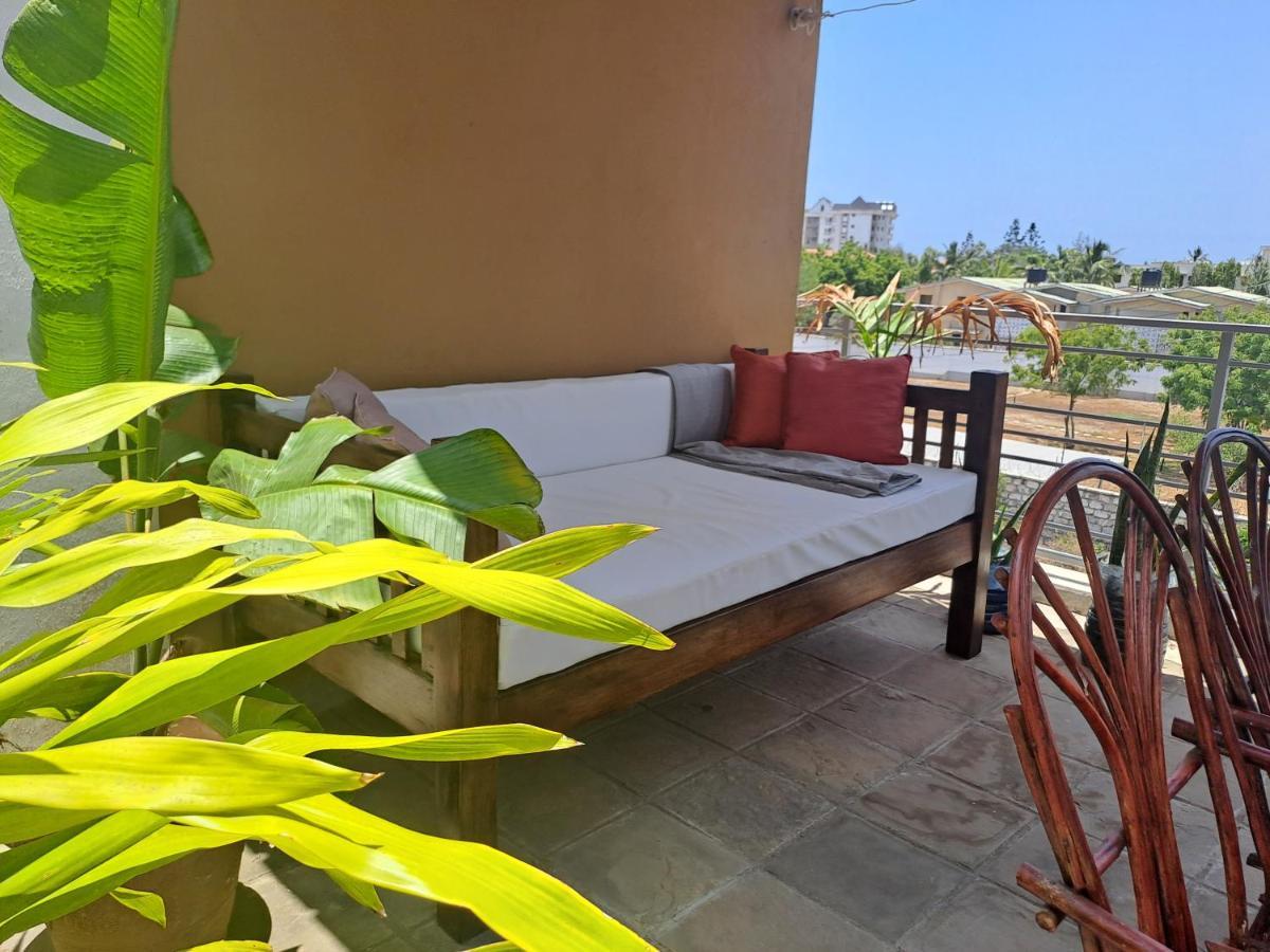 Ary Homestay Nyali- A Walk Away From City Mall Mombasa Esterno foto