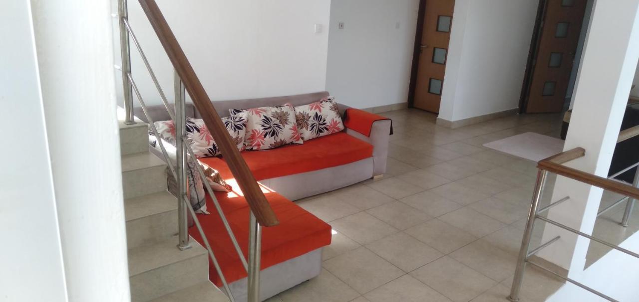 Ary Homestay Nyali- A Walk Away From City Mall Mombasa Esterno foto